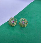 Brinco Dourado Cravejado com Zircônias Coloridas