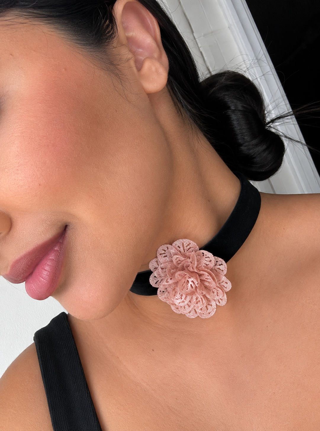 CHOCKER TECIDO FLOR SALMAO
