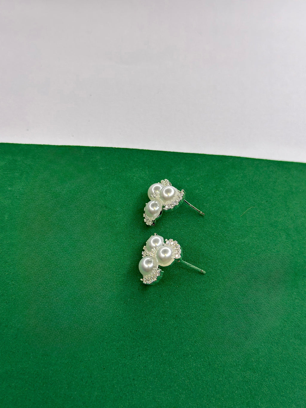 Brinco Trio de Pérolas com Zircônia