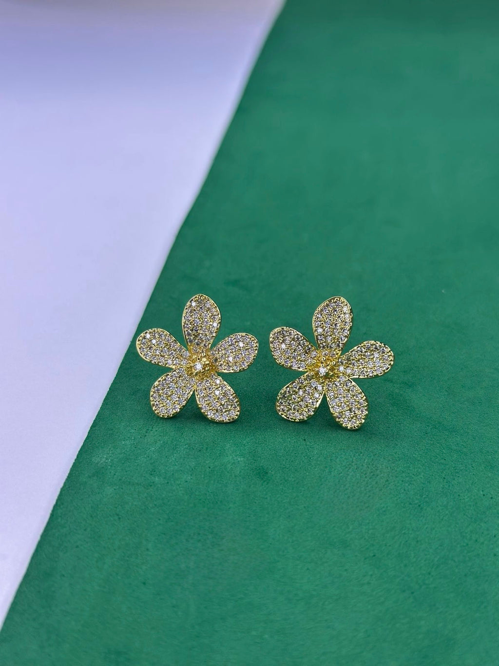 Brinco Flor Cravejada Glam