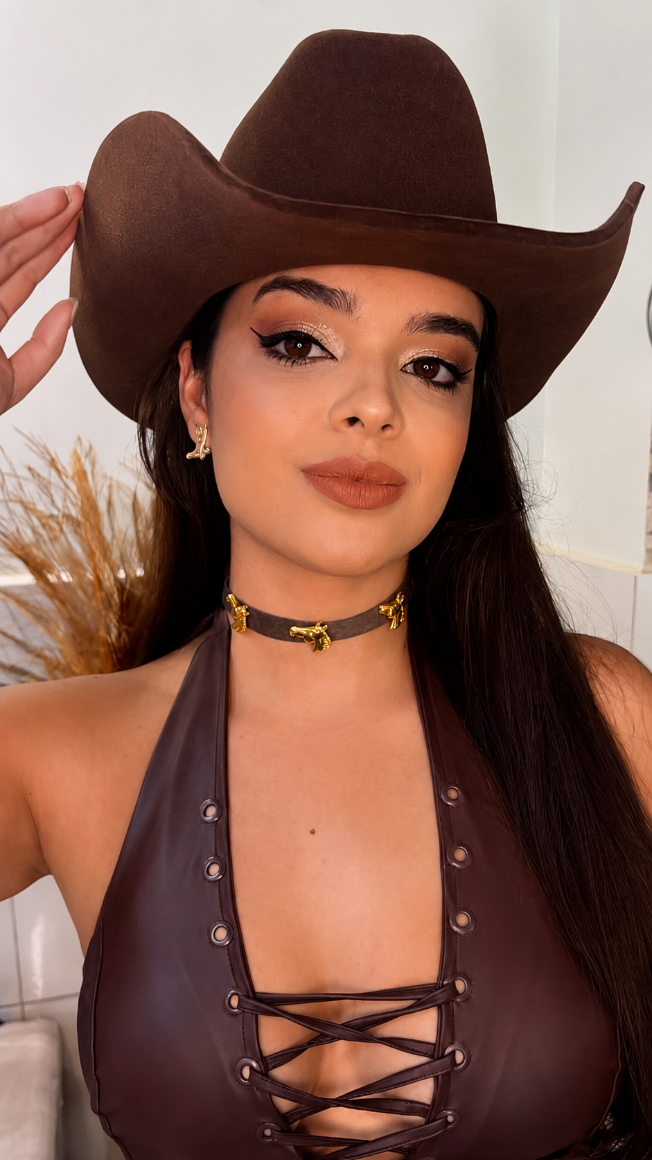 CHOCKER COURINO MARRON CLARO