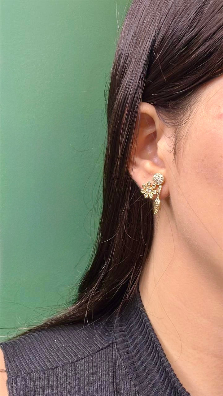 Brinco Flor Cravejado com Zircônias