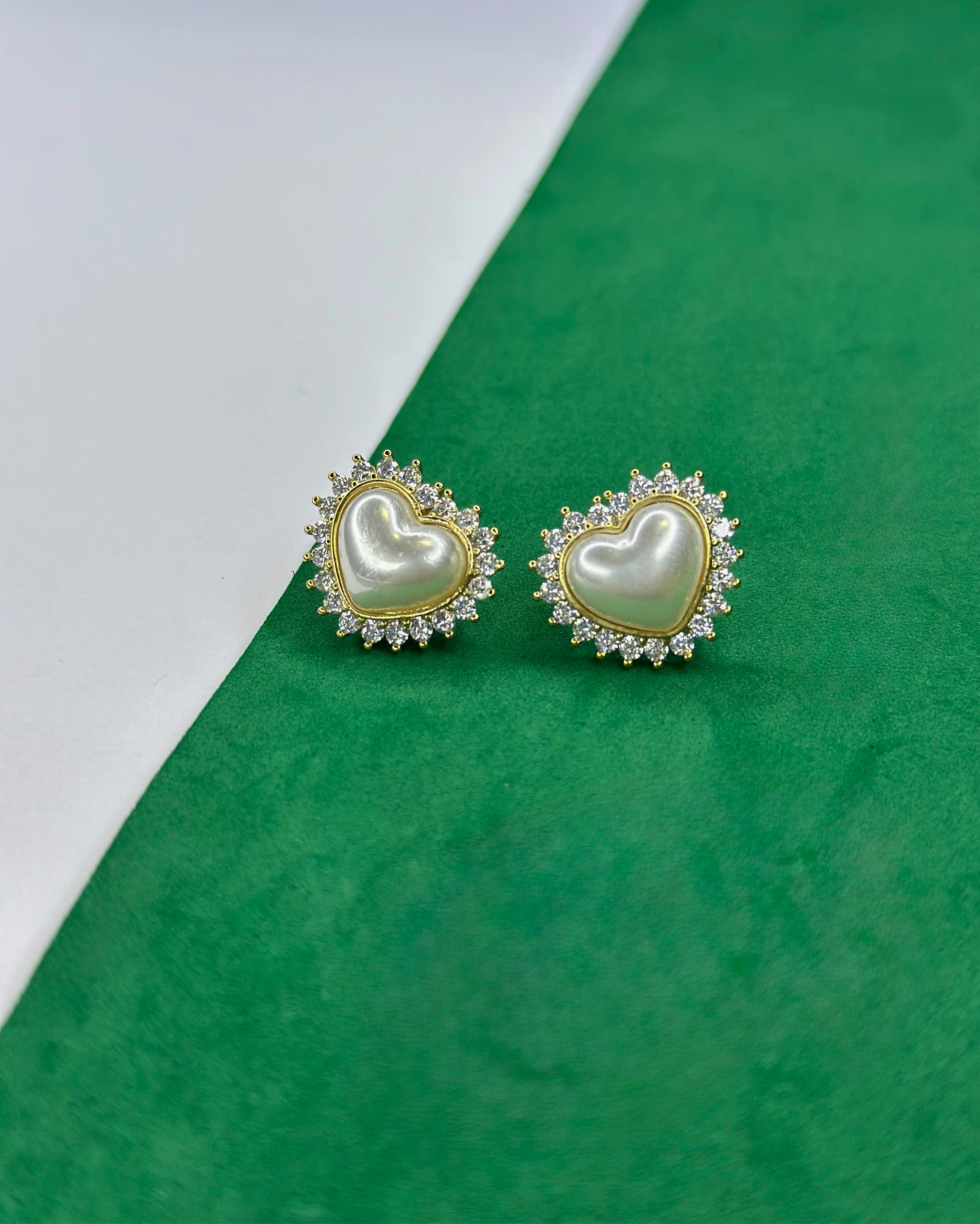 Brinco Coração Pérola Dourado