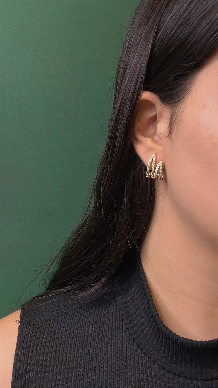 Brinco Argola Dourada Cravejada com Zircônias