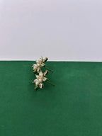 Brinco Flor Navette com Pérola Shell