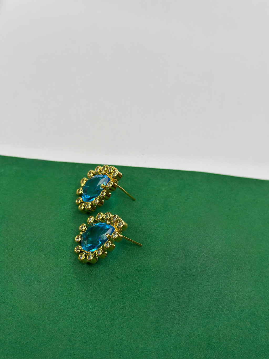 Brinco Gota Azul Royal