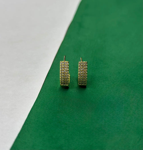 Brinco Argola Dourada Cravejada com Zircônias