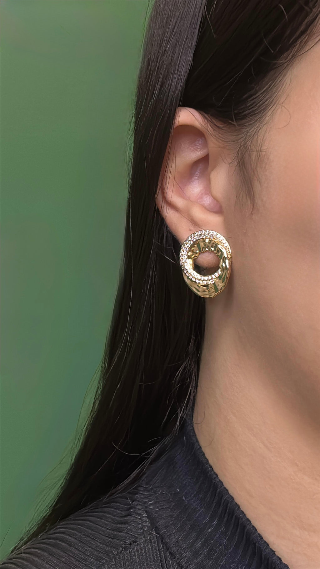 Brinco Orgânico Dourado Cravejado