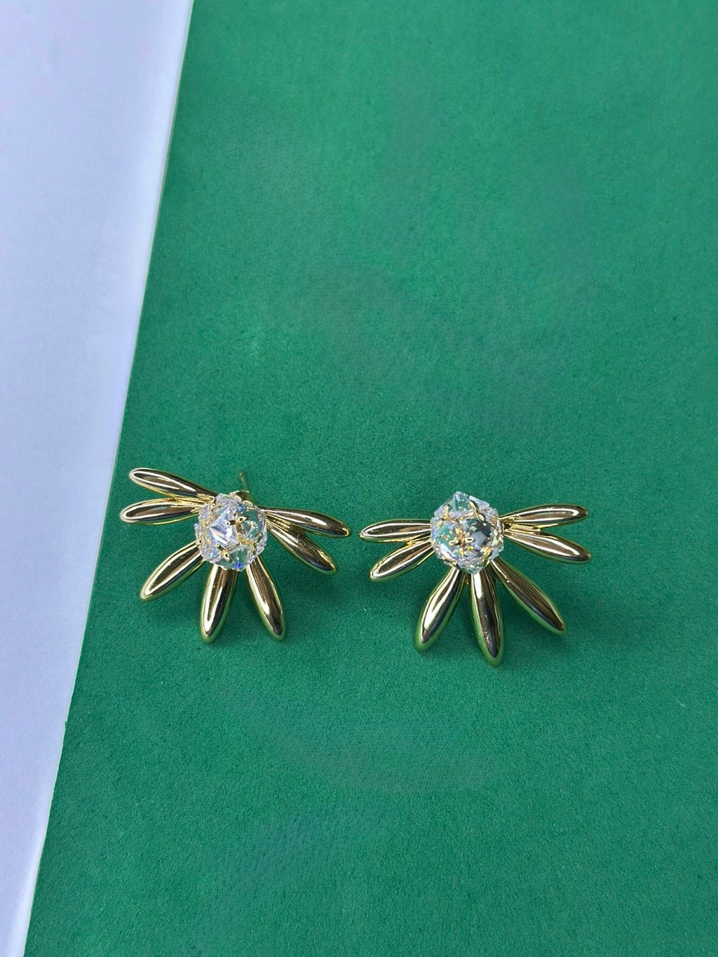 Brinco Flor Aurora Dourado