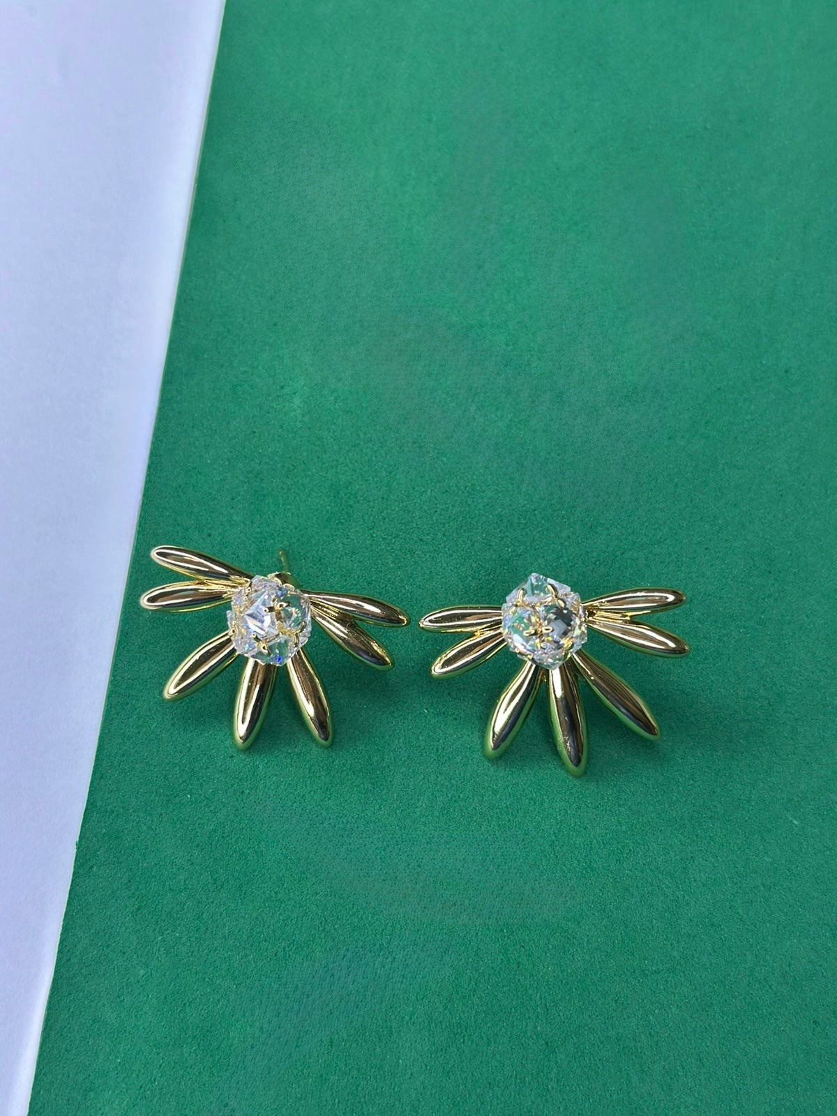 Brinco Flor Aurora Dourado