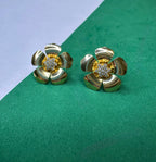 Brinco Flor Dourado Cravejado com Zircônias