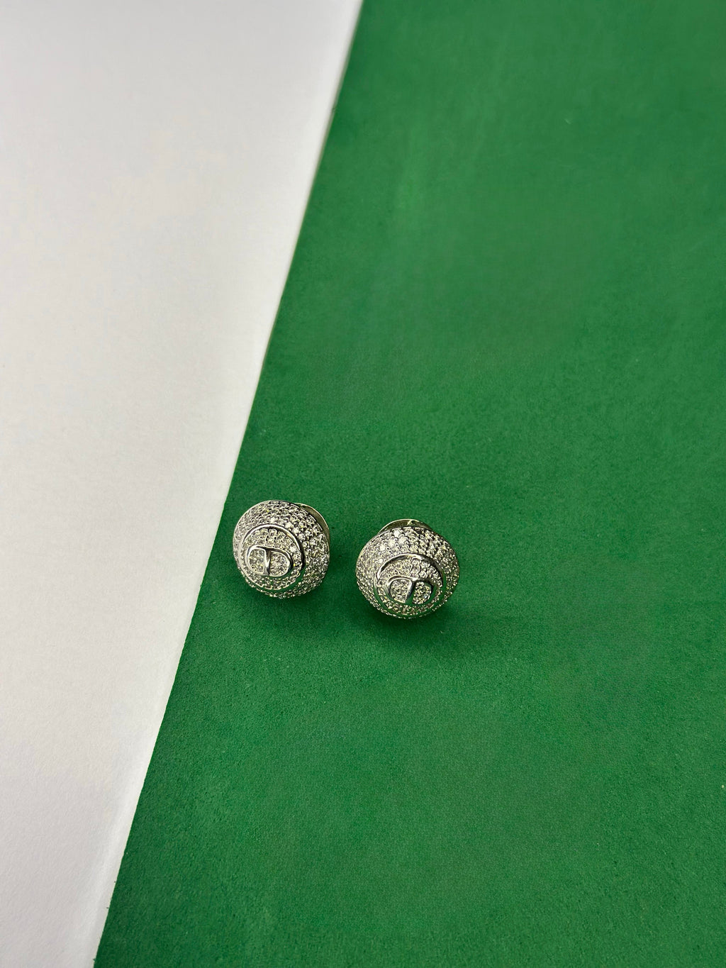 Brinco Esfera Cravejada Ródio Branco