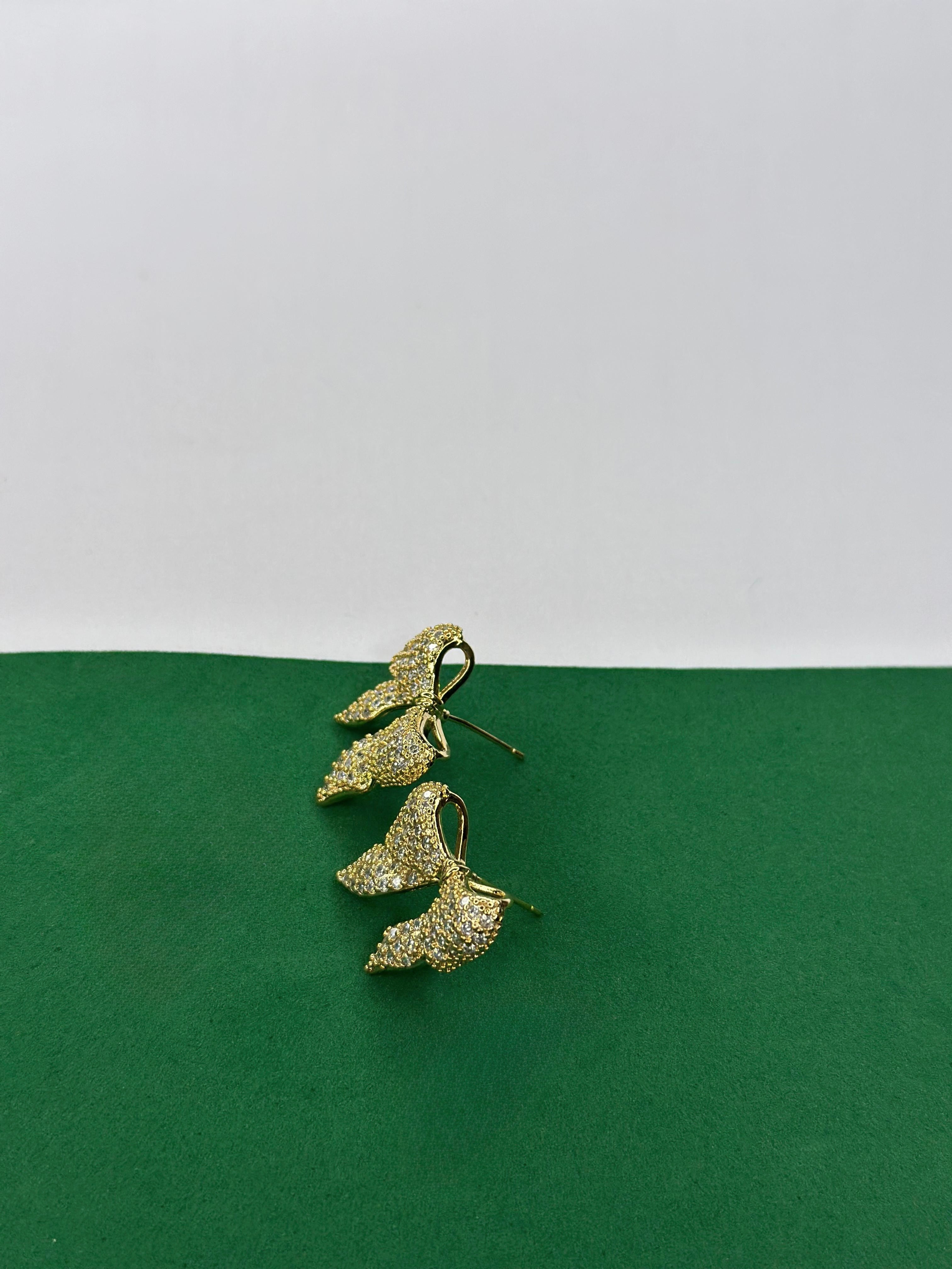 Brinco Laço Luxo Dourado Cravejado