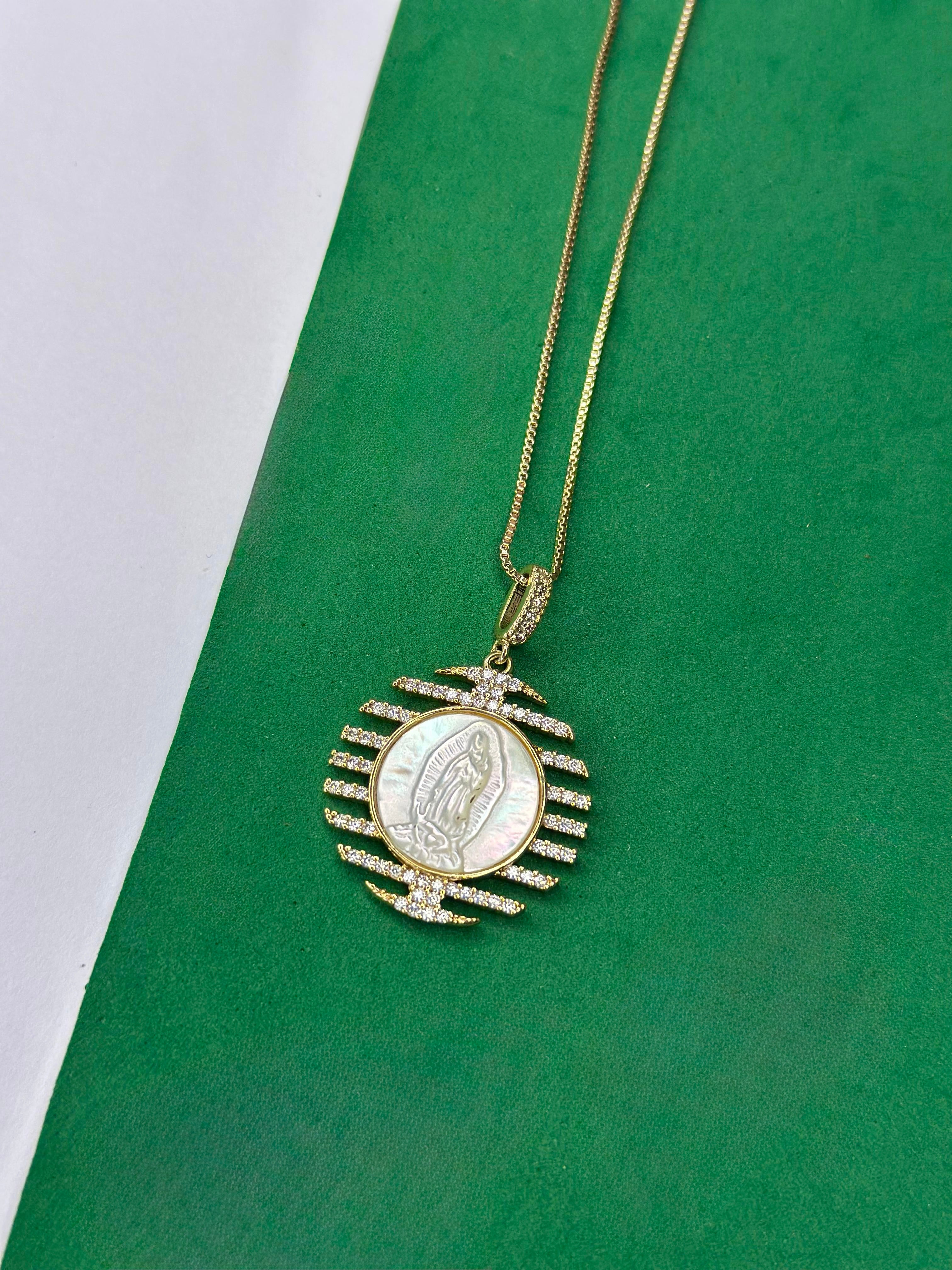 Colar Nossa Senhora Luxo com Madrepérola