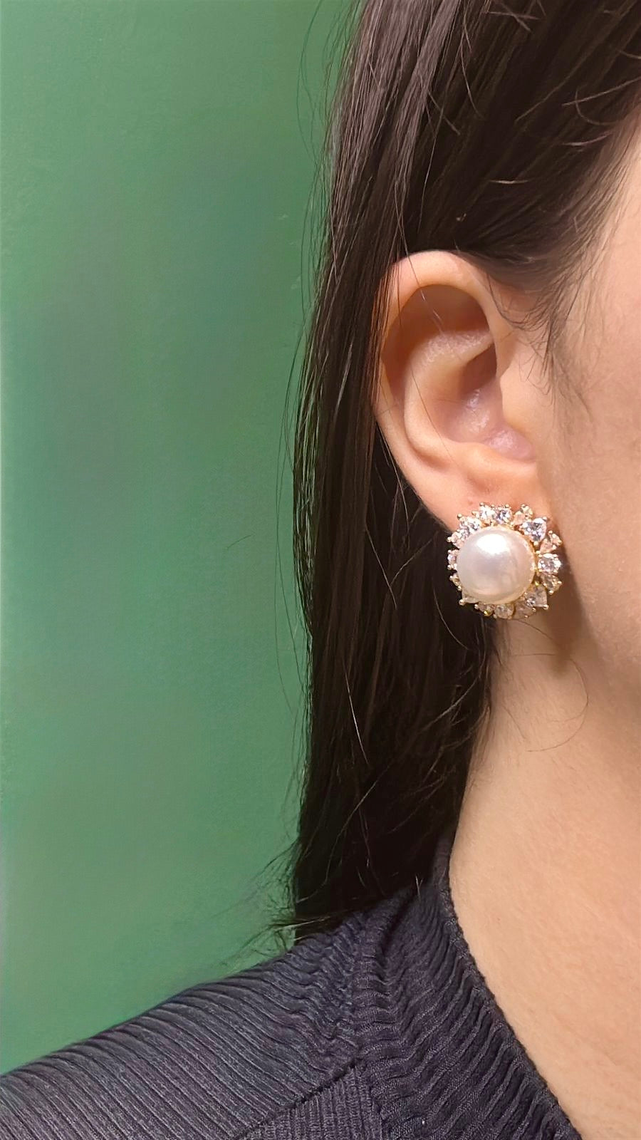 Brinco Pérola Shell com Halo de Zircônia
