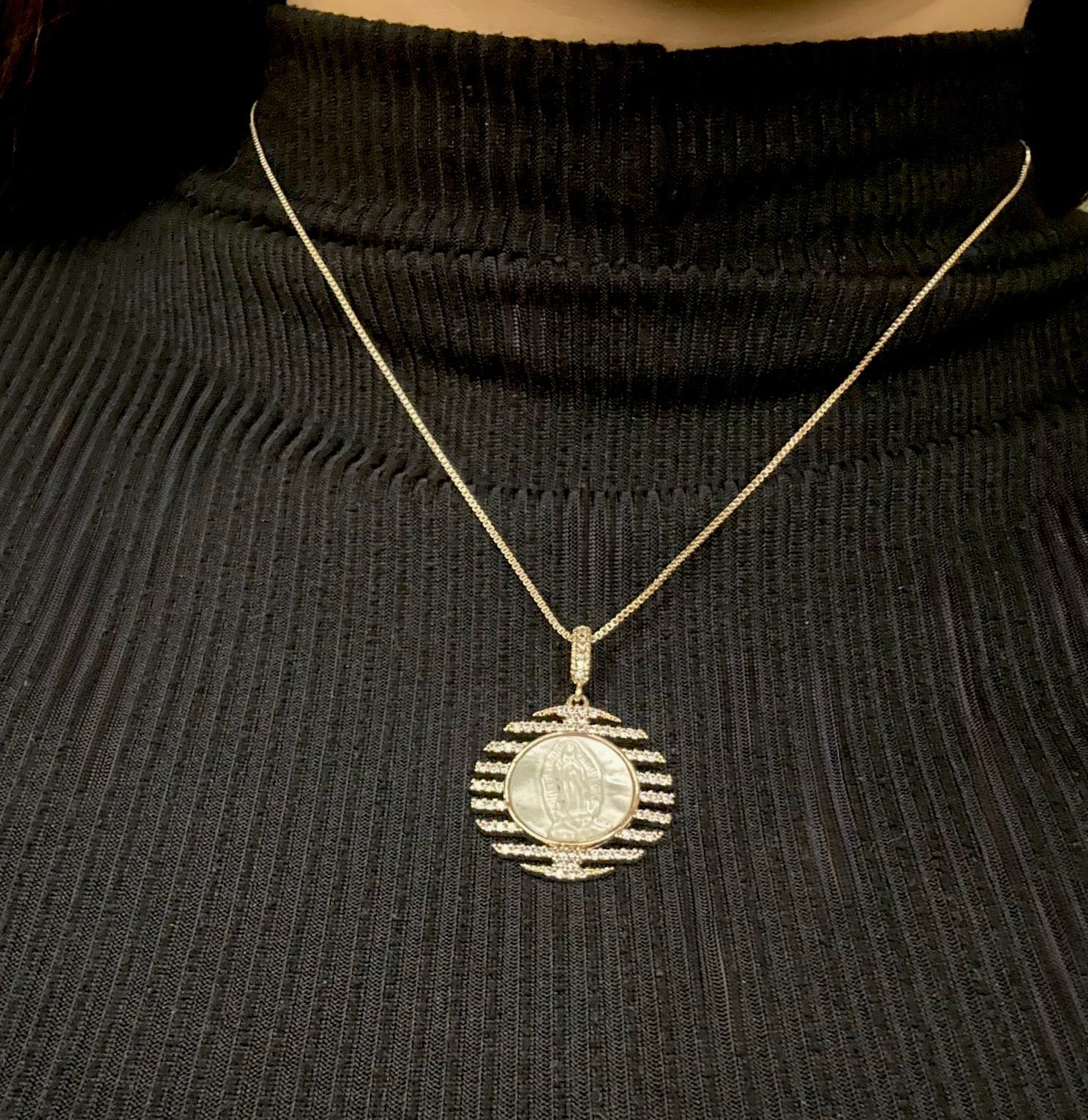 Colar Nossa Senhora Luxo com Madrepérola