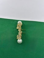 Brinco Flor com Pérola Dourado