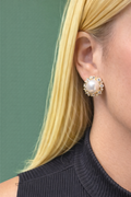 Brinco Pérola Shell com Halo de Zircônia