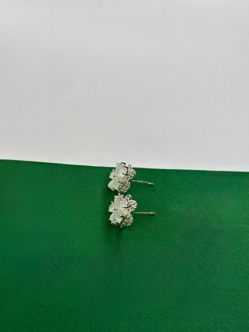 Brinco Flor Quartzo Leitoso Cravejado Prata
