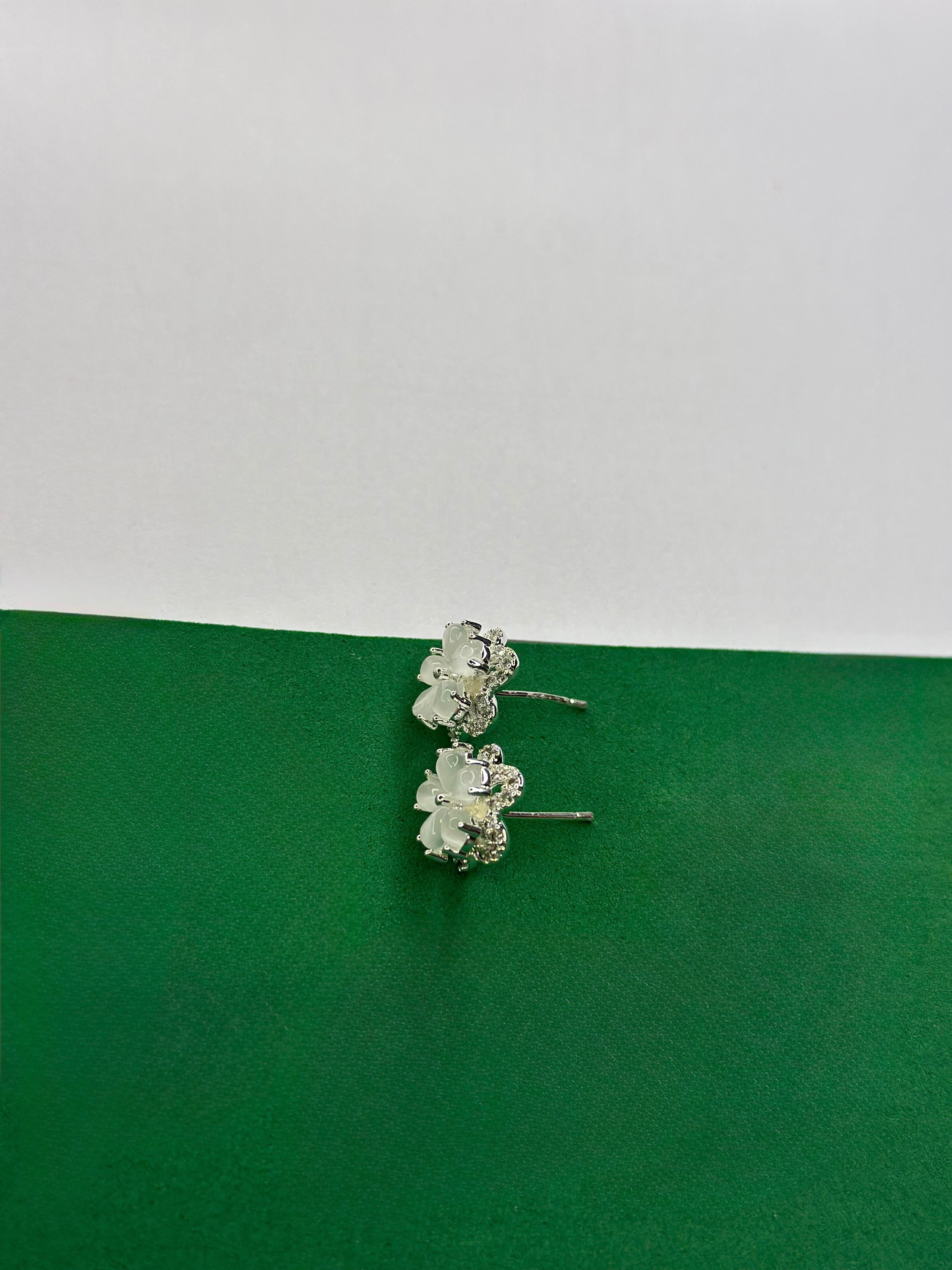Brinco Flor Quartzo Leitoso Cravejado Prata