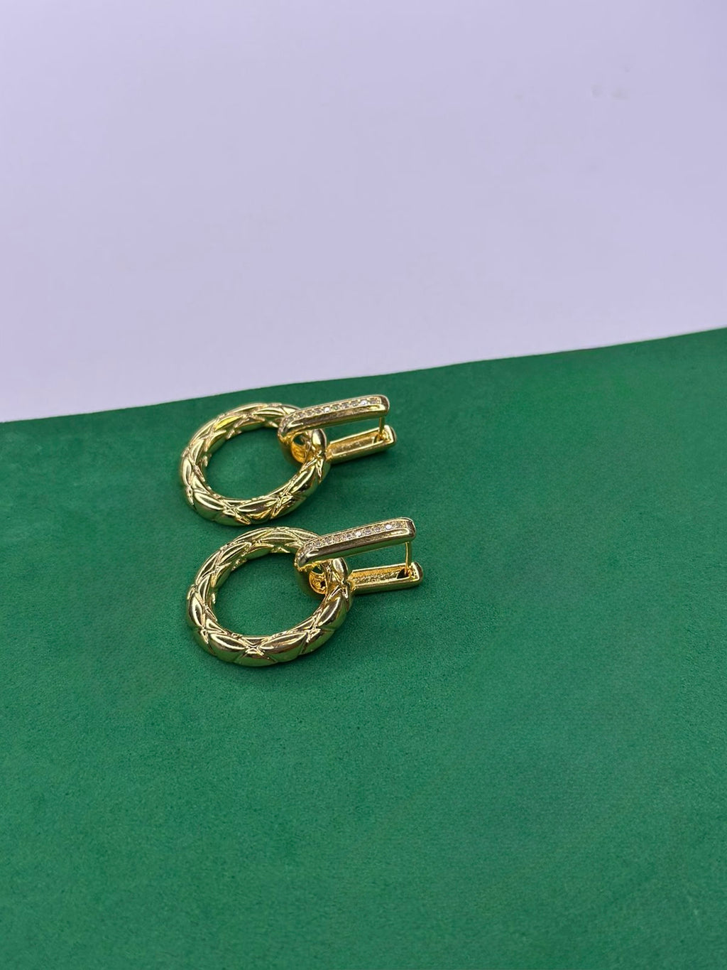 Brinco Elos Texturizados Dourado