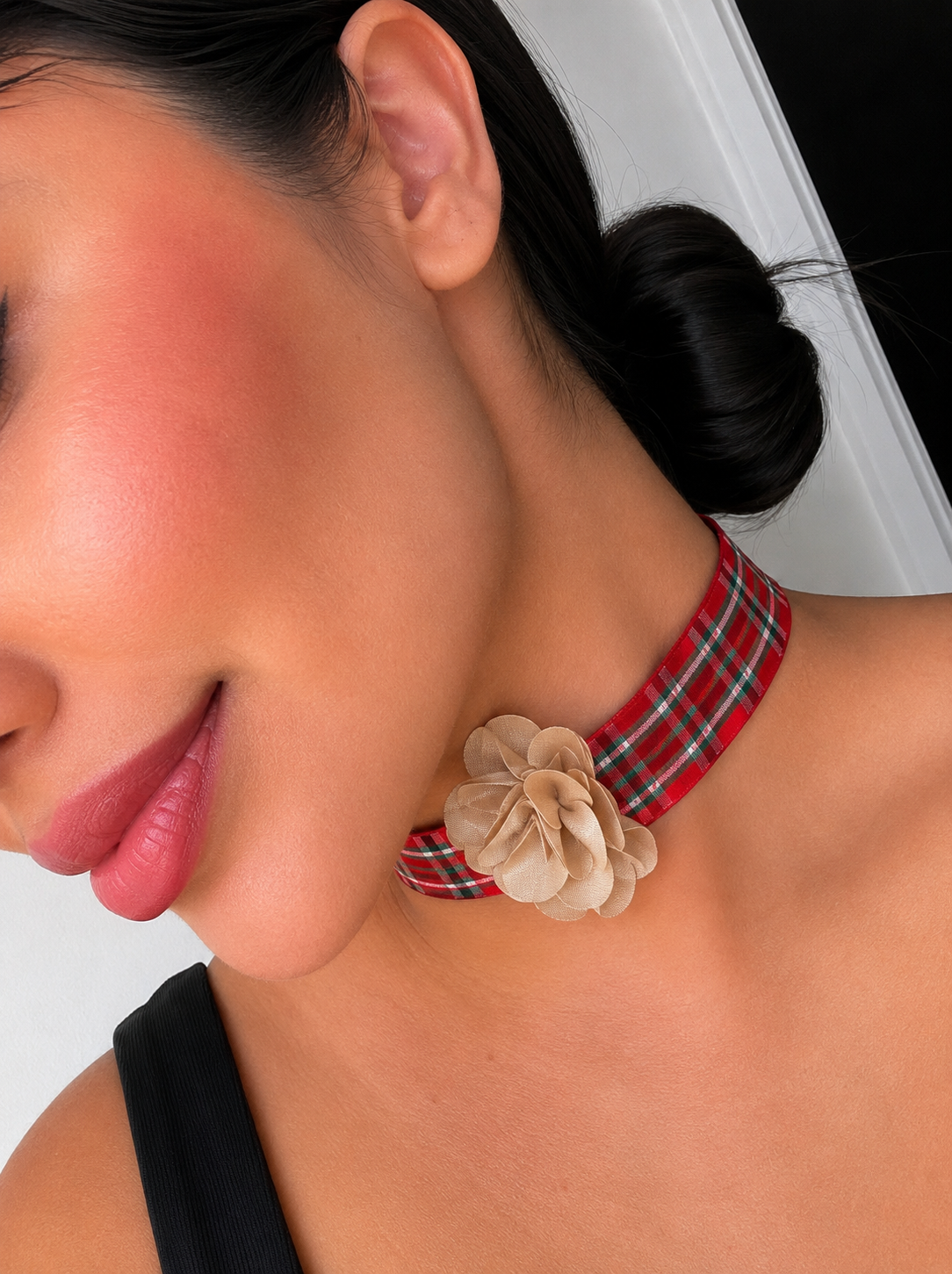 CHOCKER JUNINA FLOR BEGE