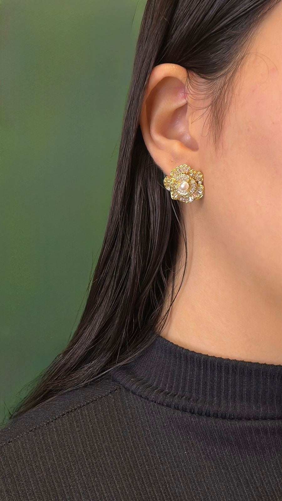 Brinco Flor Pérola Radiante Dourado