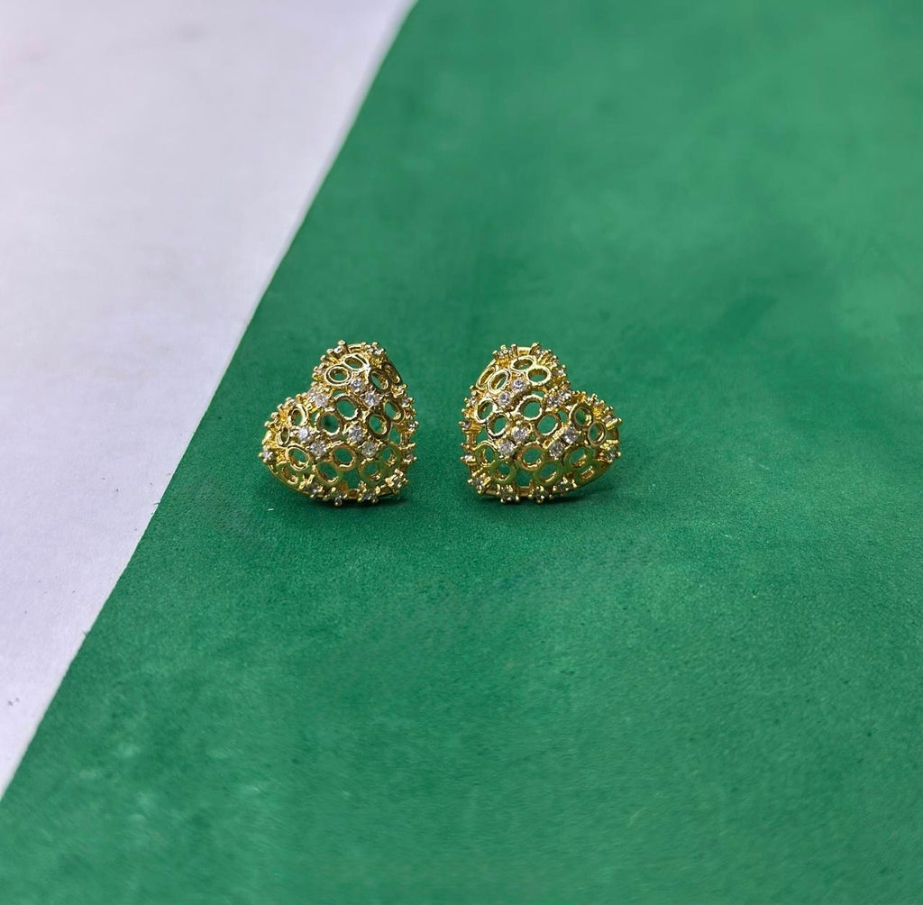 Brinco Coração Dourado com Detalhes em Zircônias