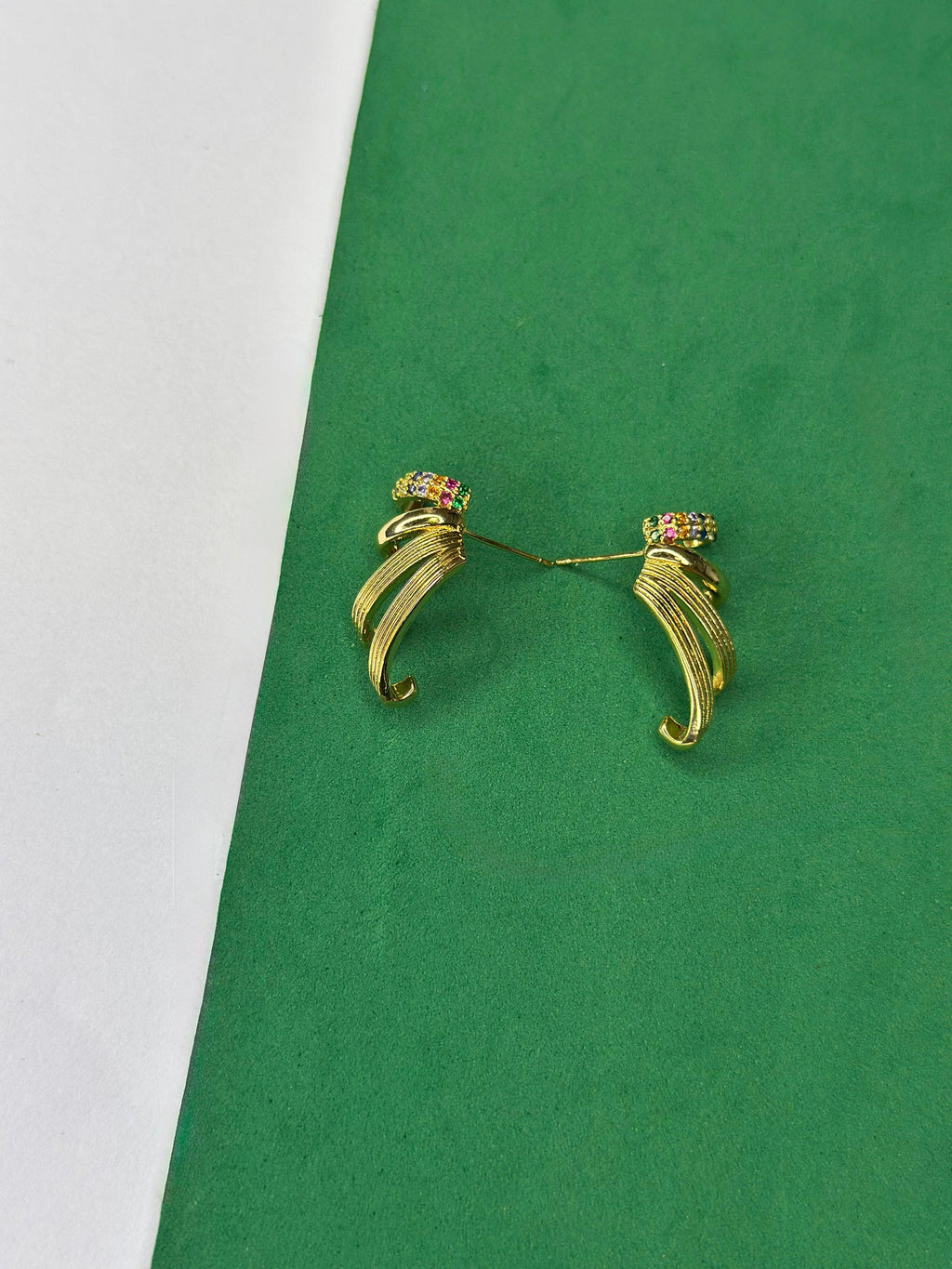 Brinco 4 em 1 Dourado com Zircônias Coloridas