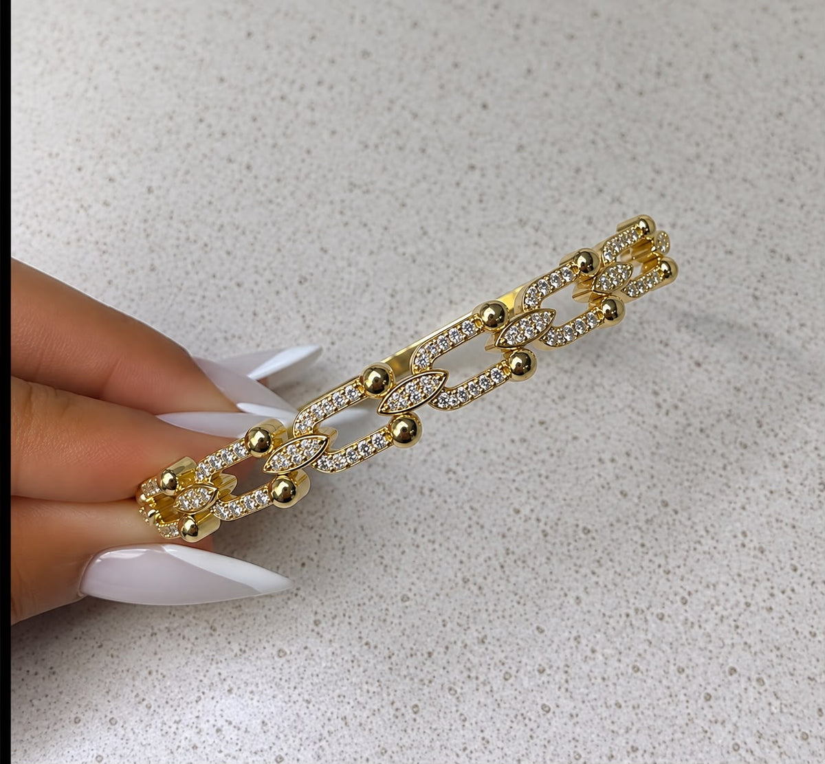 BRACELETE